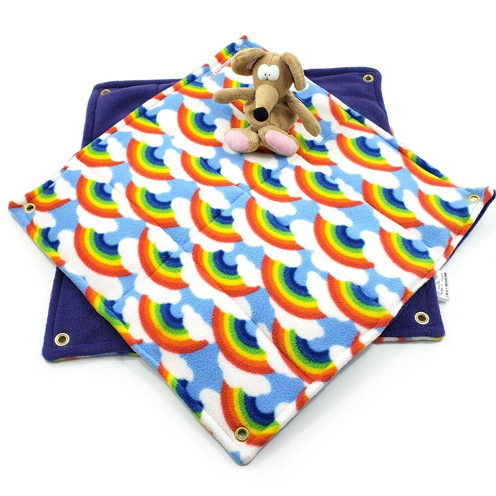guinea pig show cage liners, piggie pads, pee pads, lap pads, waterproof piggie pads, fuzzbutt guinea pig hammocks, handmade in the UK