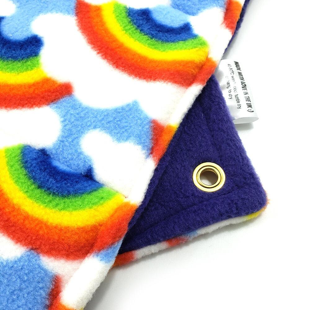 guinea pig show cage liners, piggie pads, pee pads, lap pads, waterproof piggie pads, fuzzbutt guinea pig hammocks, handmade in the UK