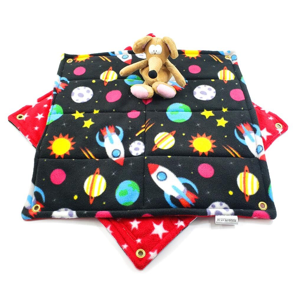 guinea pig show cage liners, piggie pads, pee pads, lap pads, waterproof piggie pads, fuzzbutt guinea pig hammocks, handmade in the UK