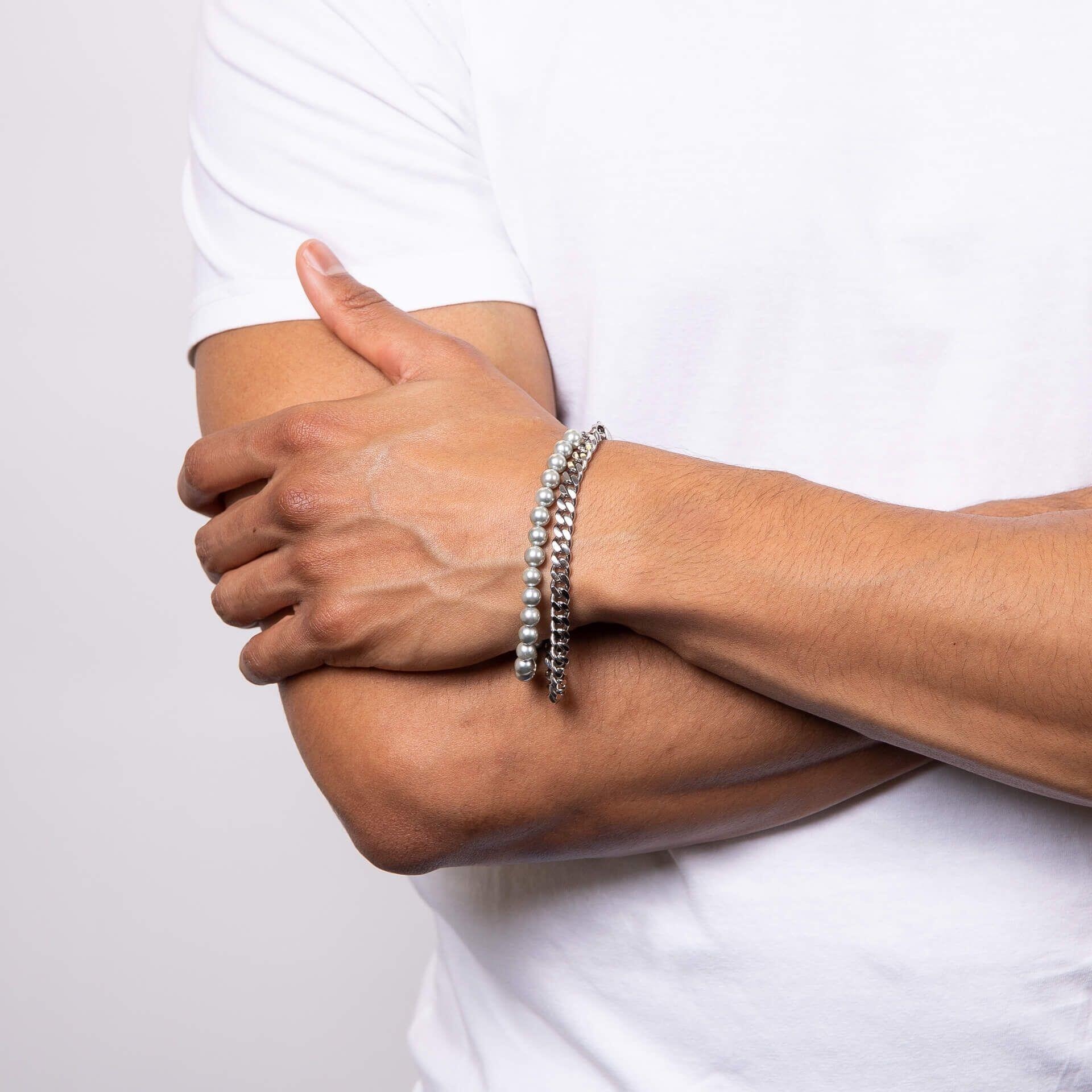 "fredbennett® Double Curb Chain & Shell Pearl Bracelet – A modern men’s bracelet featuring a stainless steel curb chain on one side and smooth grey shell pearls on the other. A bold yet refined accessory, perfect for any occasion. AnchorCert® certified and presented in luxury suede packaging from Gold and Diamonds."