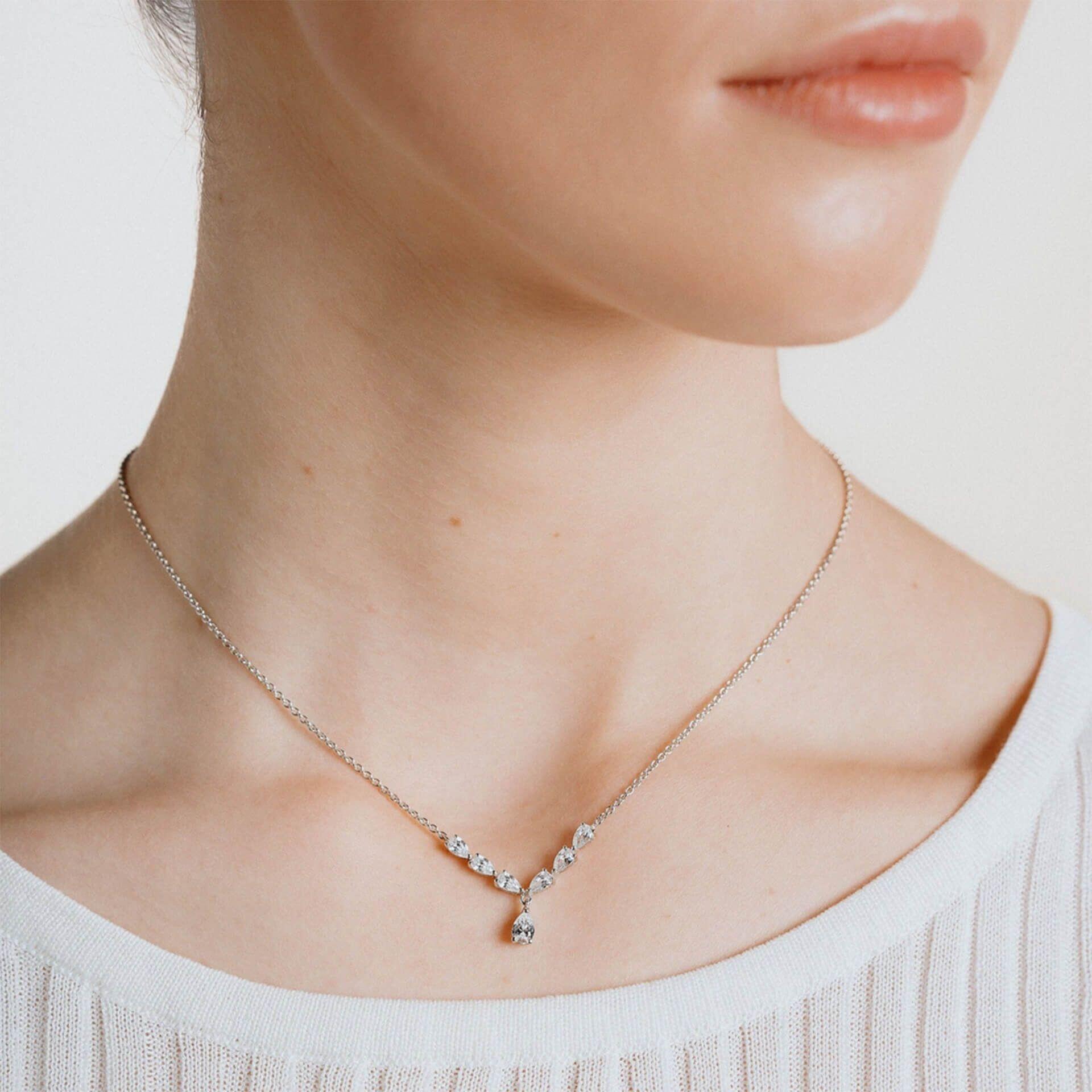 Diamonfire® Statement Teardrop Necklace in Sterling Silver with Triple Plating and 57-Facet Zirconia Stones, Presented in Luxury Silk Packaging with Gift Box and Bag.