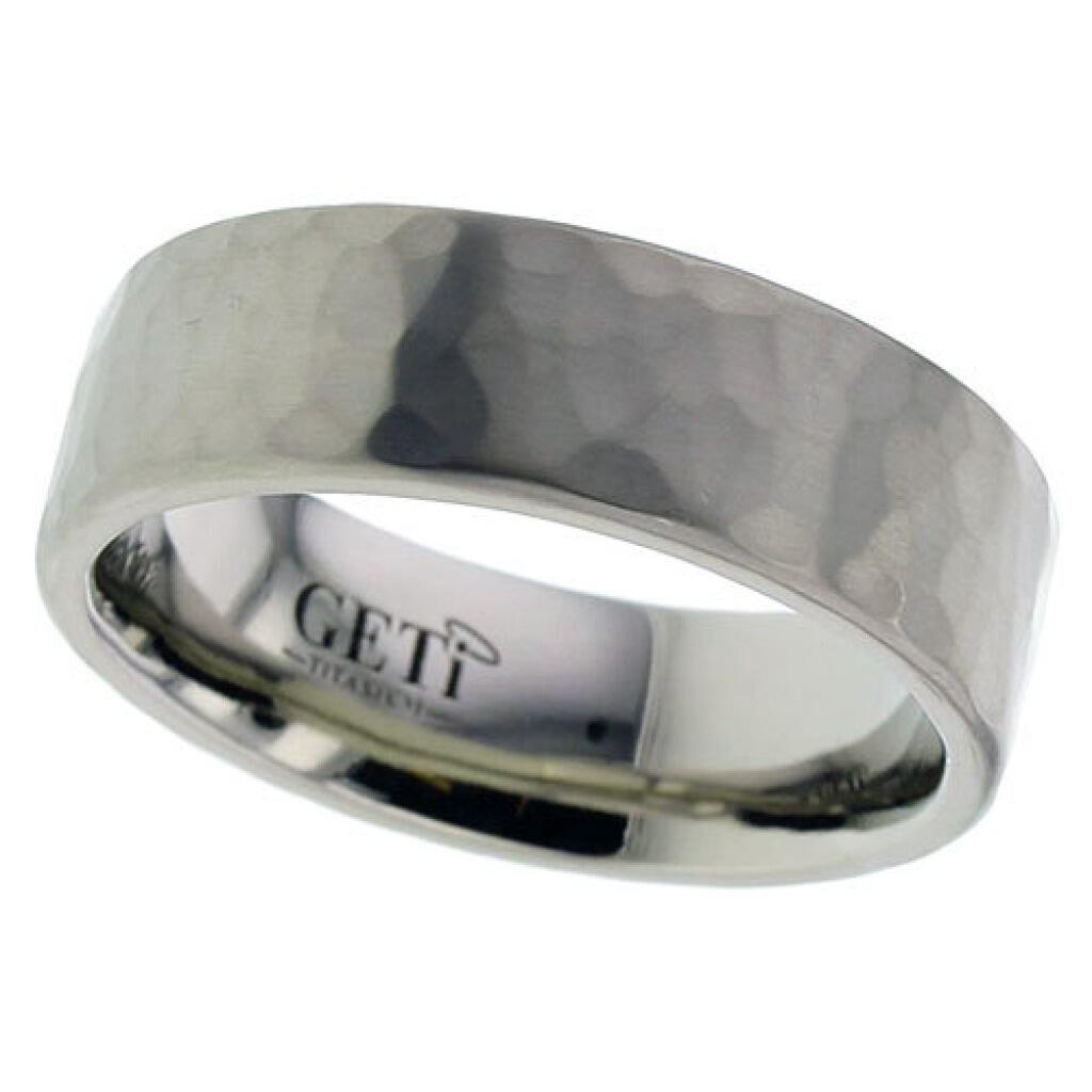 Flat court Geti titanium wedding band with hammered brushed finish by Gold and Diamonds