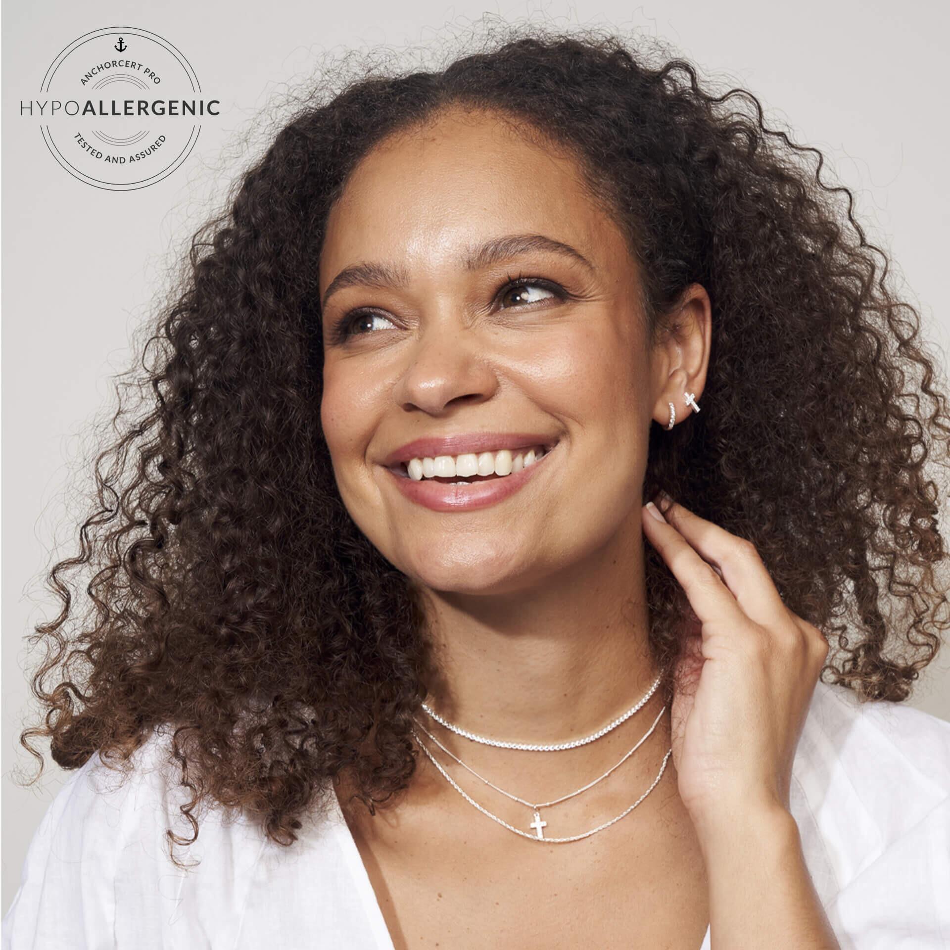 Diamonfire® 0.73ct & Shell Pearl Bracelet, featuring lustrous shell pearls and a zirconia-adorned clasp, crafted in sterling silver with triple platinum plating for lasting brilliance and skin-safe wear.