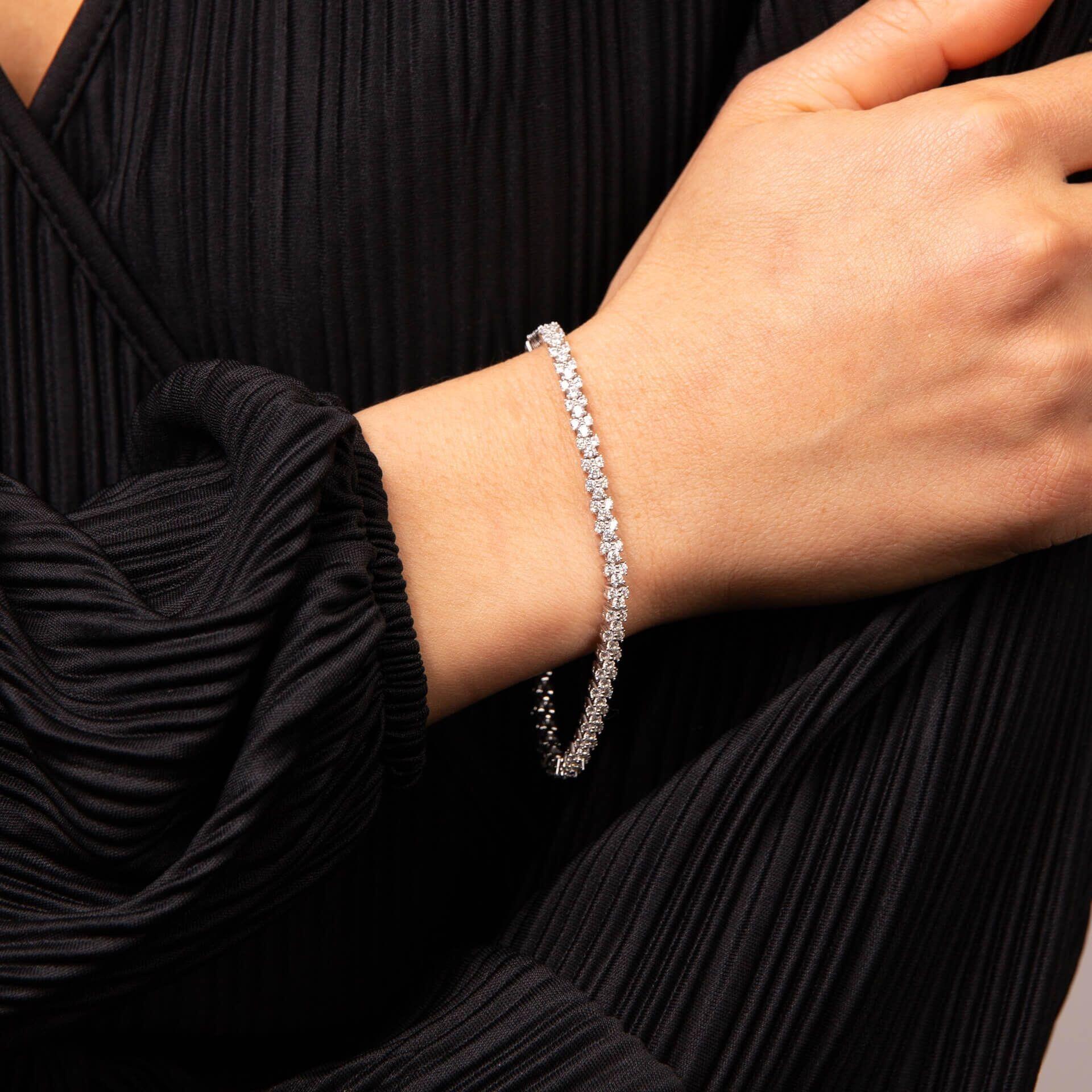 Diamonfire® 2.43ct Claw Set Tennis Bracelet, featuring stunning claw-set 57-facet diamond-cut zirconia stones, crafted in sterling silver with triple platinum plating for lasting brilliance and skin-safe wear.