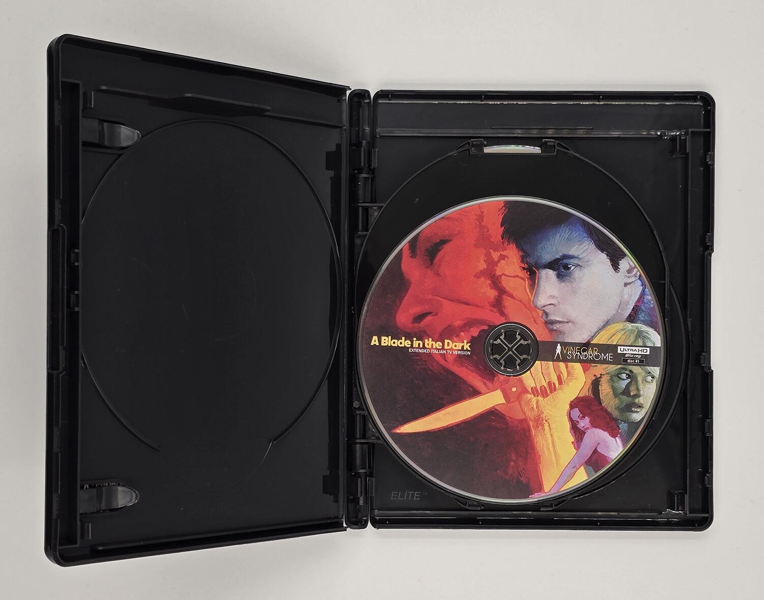 A Blade in the Dark - 4K UHD + Blu-Ray - Region Free - [Pre-owned] - Vinegar Syndrome - Item Image 3