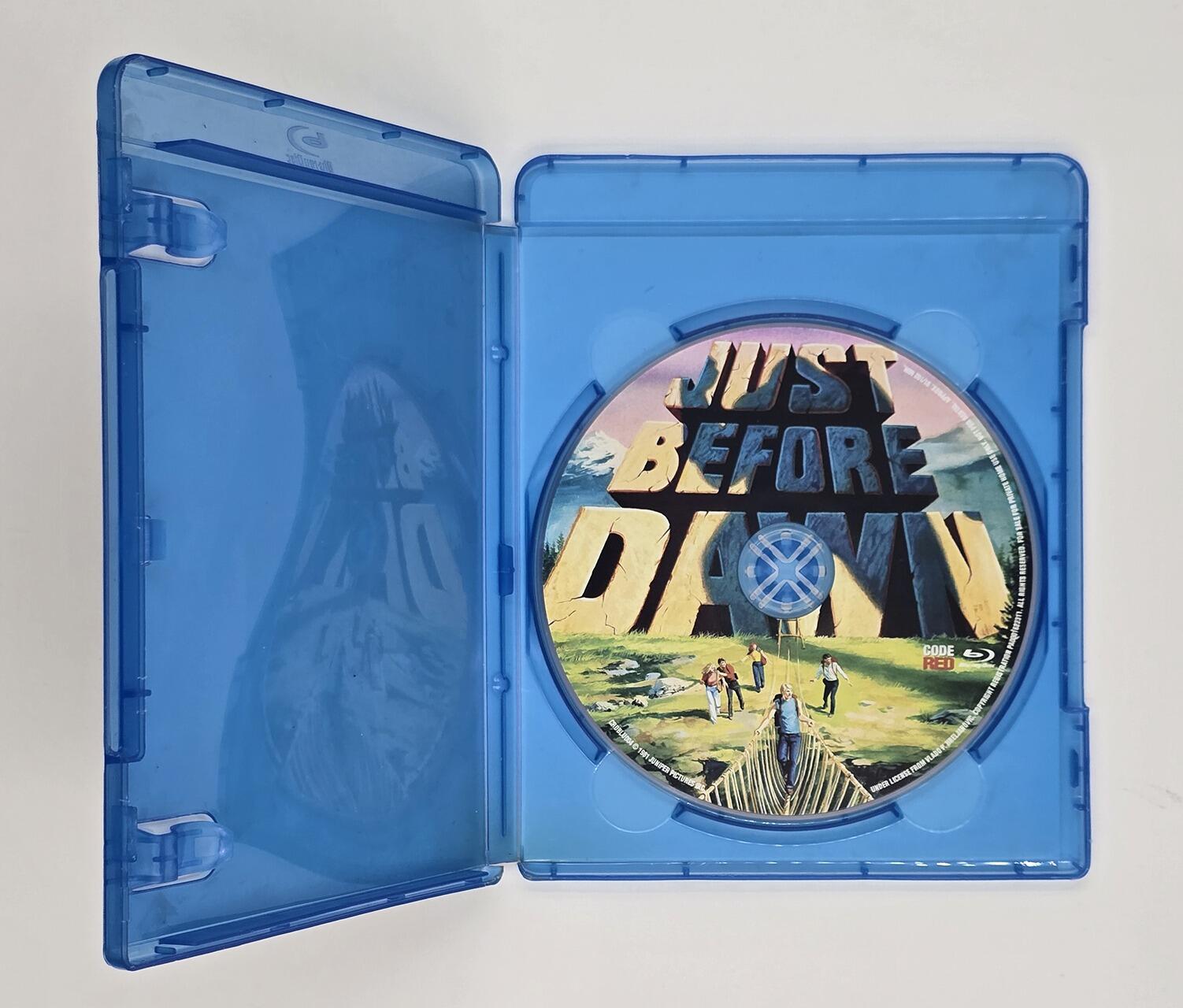 Just Before Dawn - Blu-Ray - Region Free - [Pre-owned] - Kino Lorber - Item Image 3