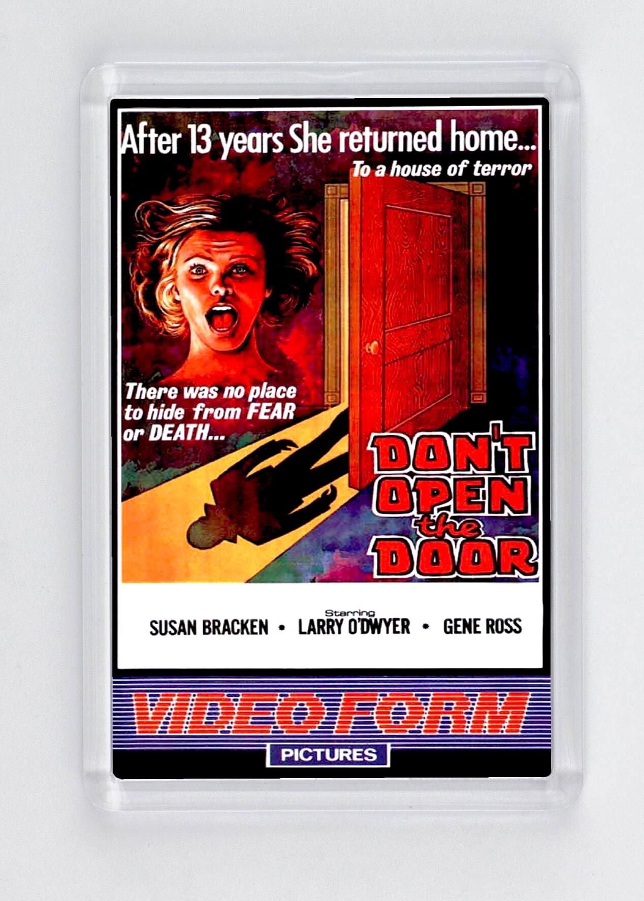 Don't Open the Door - Fridge Magnet - (70mm x 45mm) - [CM-FM-7045-062] -  - Item Image 1