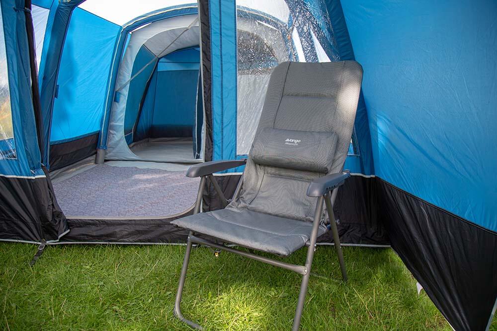 Hampton DLX 2 Chair - Lifestyle5