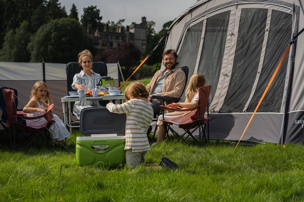 Vango Pinnacle Wheelie 30L-72Hr - Lifestyle1