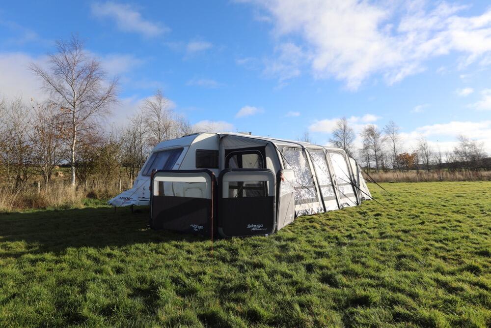 AirBeam Modular Windbreak Gate - Lifestyle4