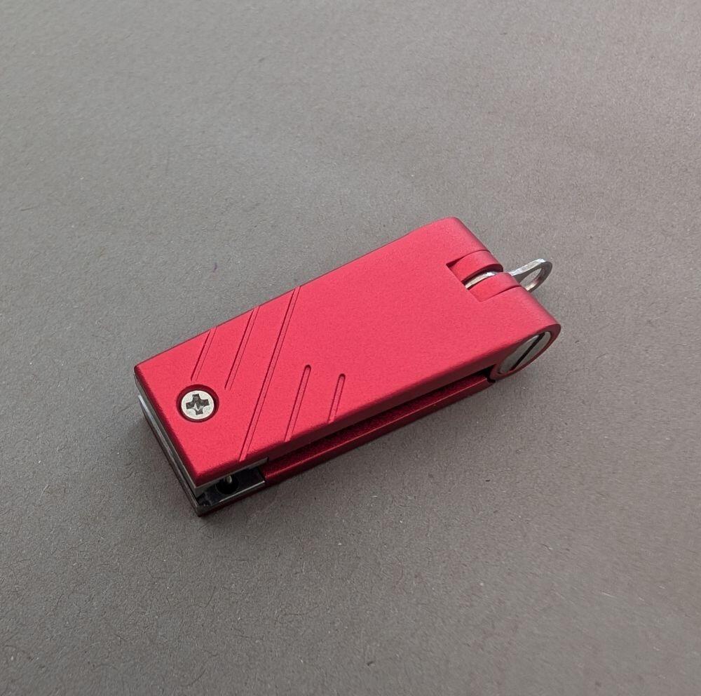 chilli red nipper