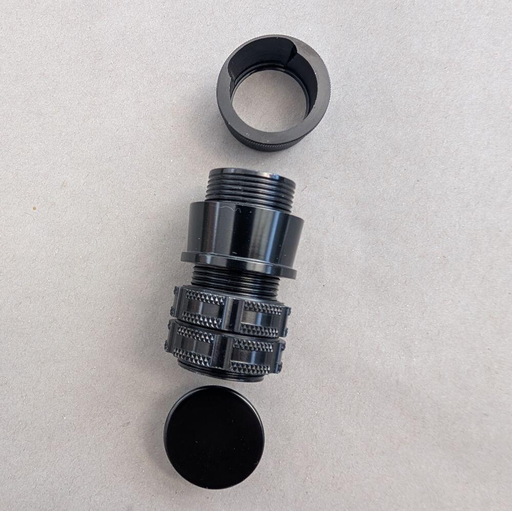 Large black Uplocking