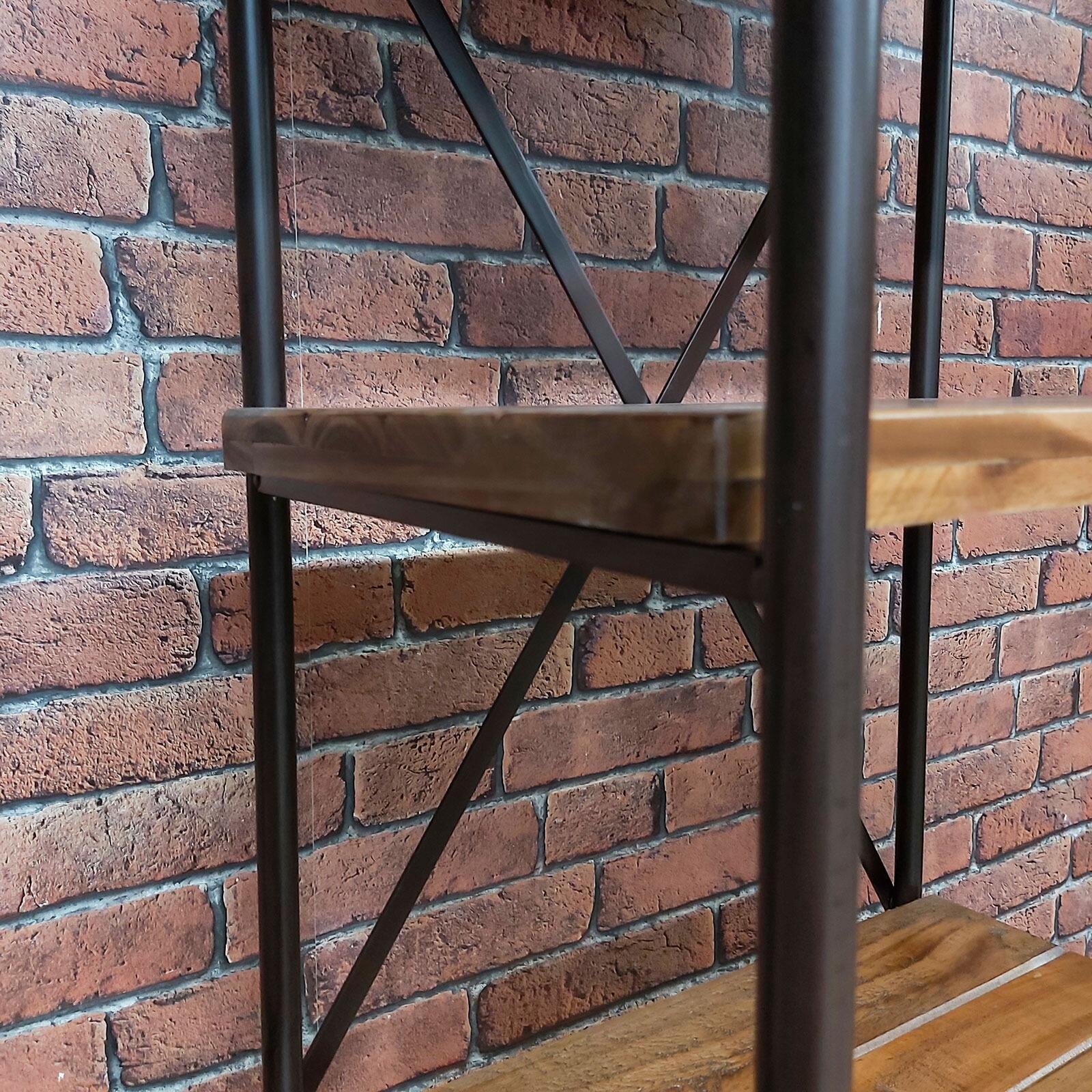 Shelf detail