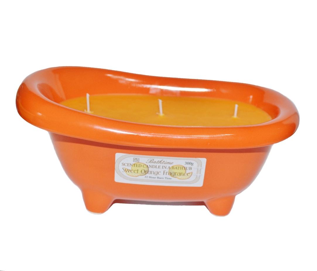 Scented 3-wick candle in a large bathtub - orange