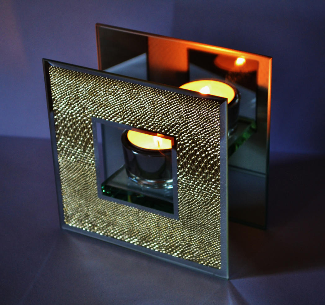 Gold snakeskin mirrored glass tea light holder