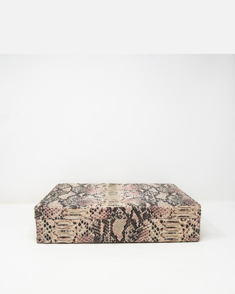 box, luxury accessories, aura london