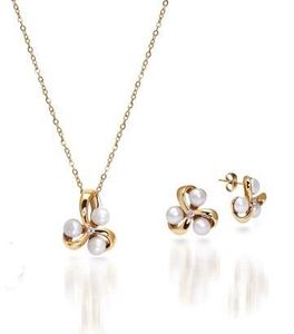 White Pearl Necklace and earring set