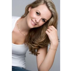 Delicate Pearl necklace and bracelet set SAVE �?