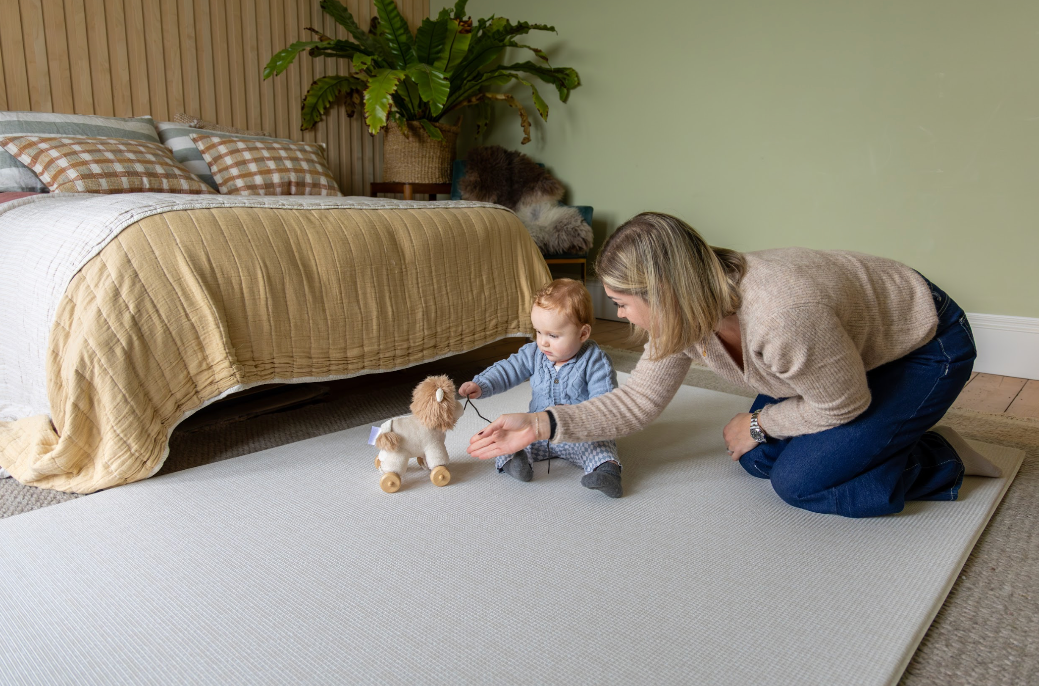 Solana Playmat with mother and baby