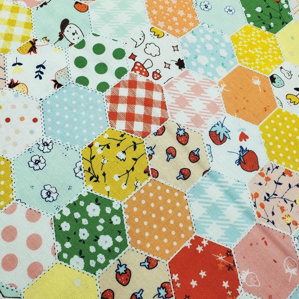fake patchwork print, cheater print, riley blake, minki kim, serendipity, hexie quilt, easy patchwork fabric