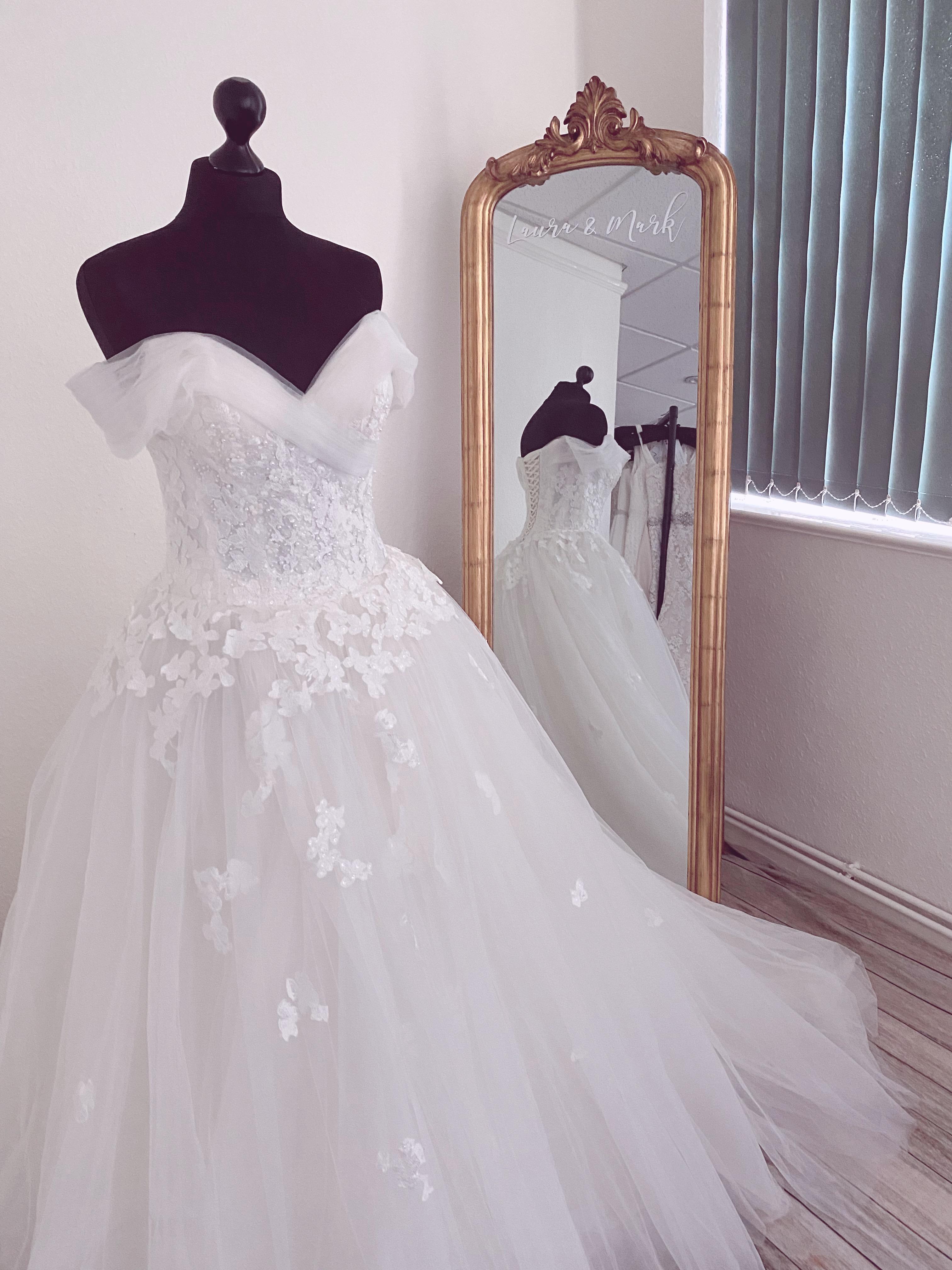 Veromia store wedding dress