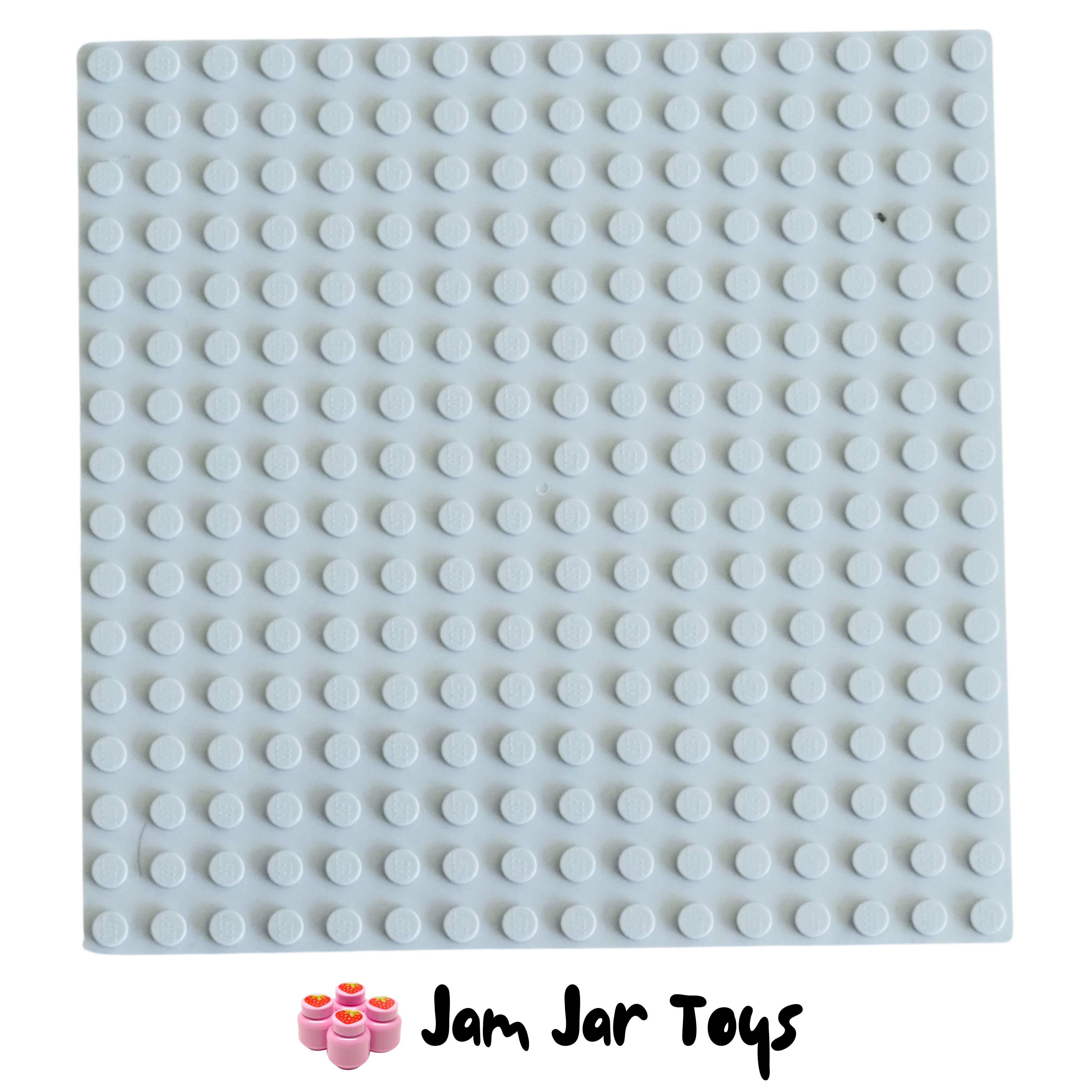 LEGO Base Plate - Light Bluish Grey 16 x 16 Stud,