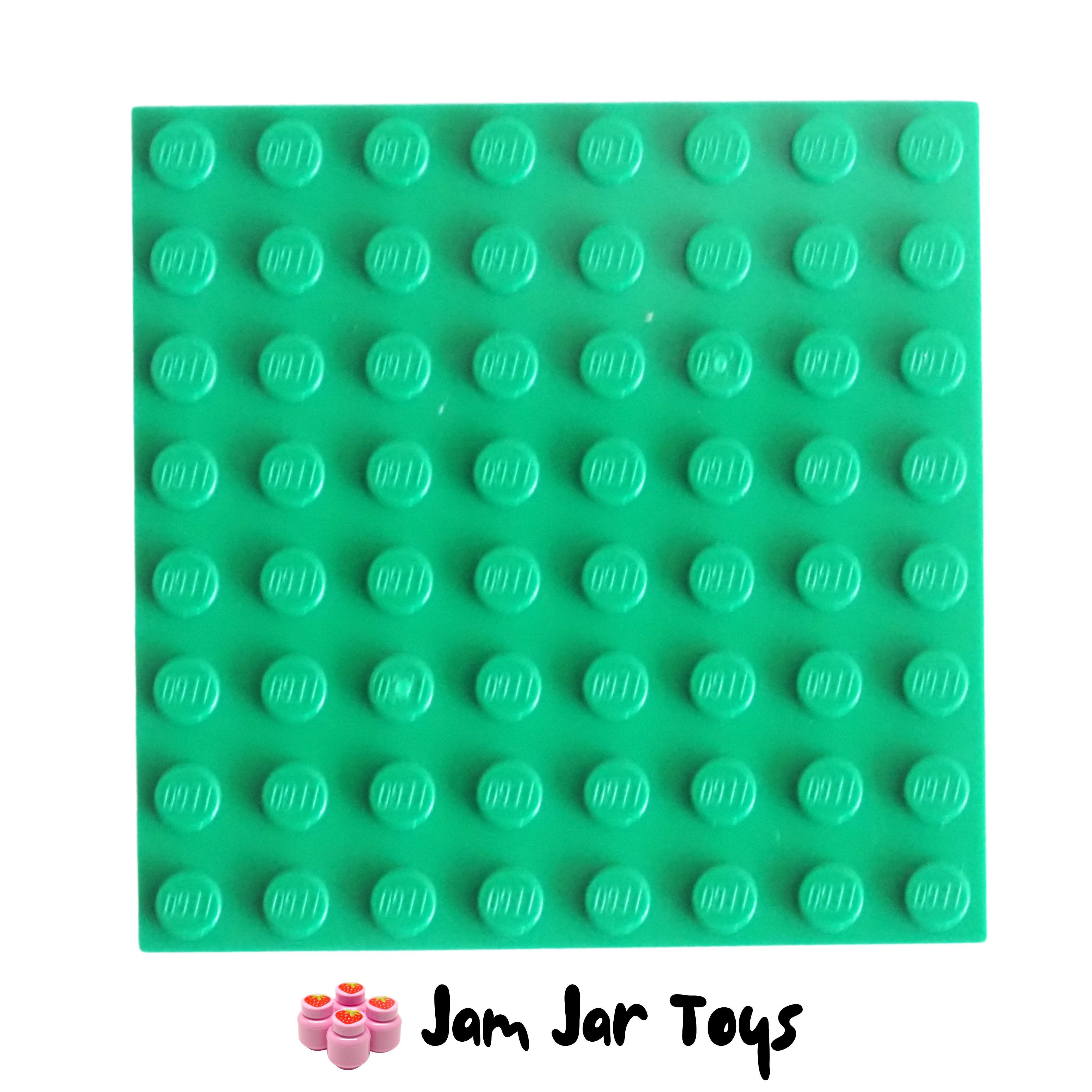 LEGO Base Plate - Green 8 x 8 Stud