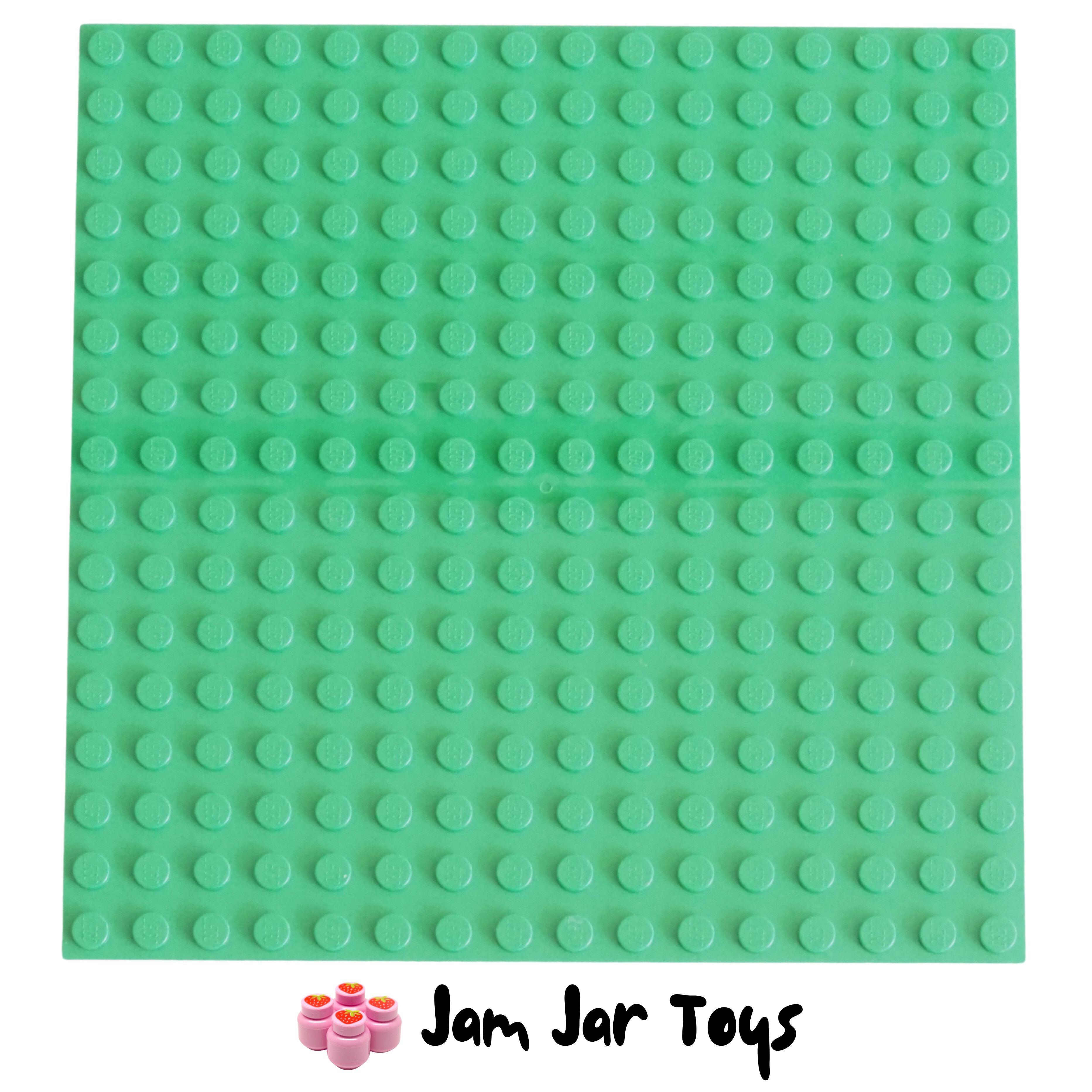LEGO Base Plate - Bright Green 16 x 16 Stud,