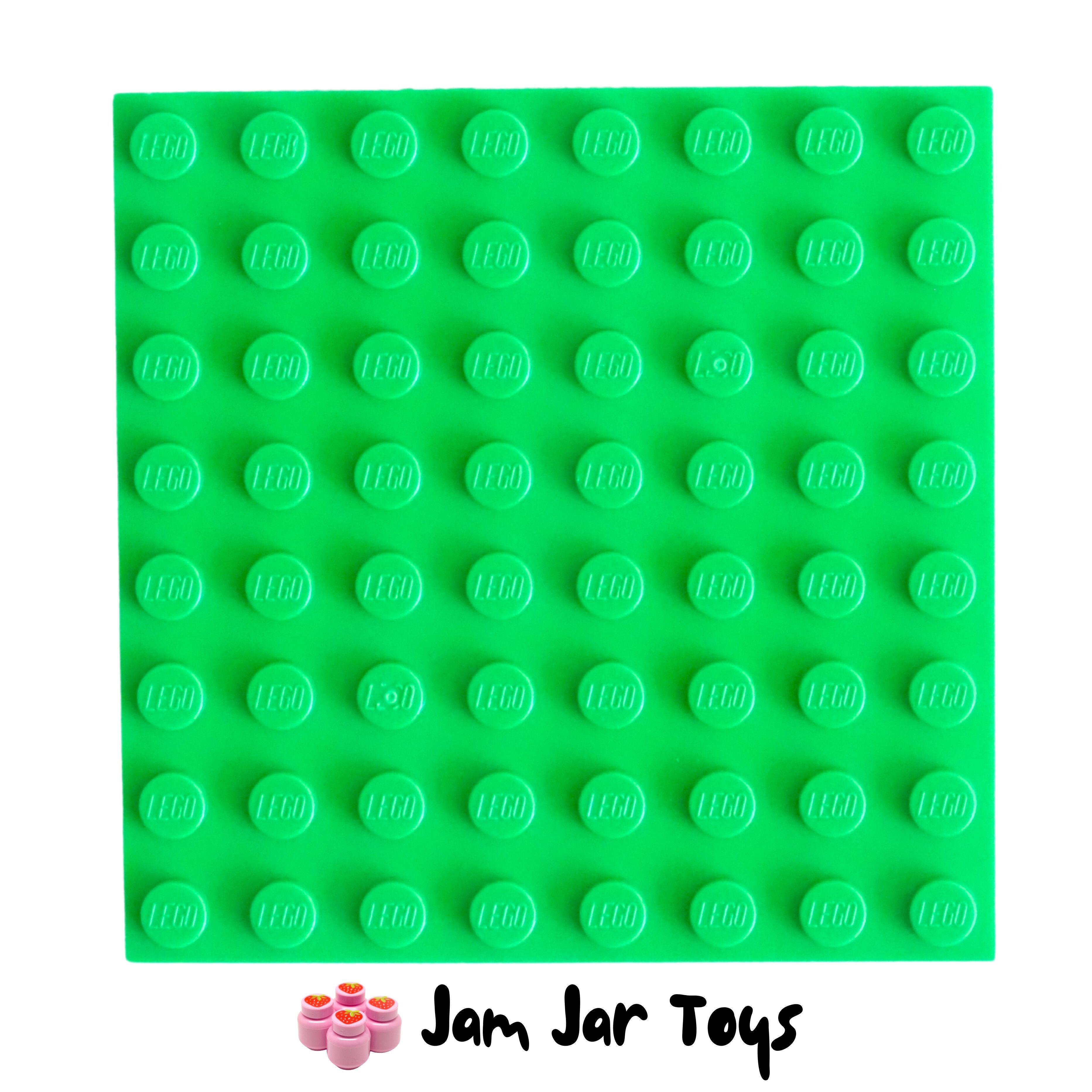 LEGO Base Plate - Bright Green 8 x 8 Stud