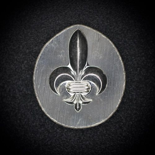 205 - Gemina Fleur-De-Lis Silver Impression