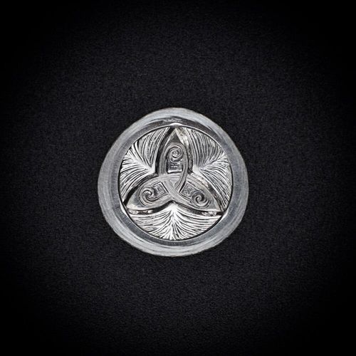 145 - Gemina Scroll Triquetra Impression