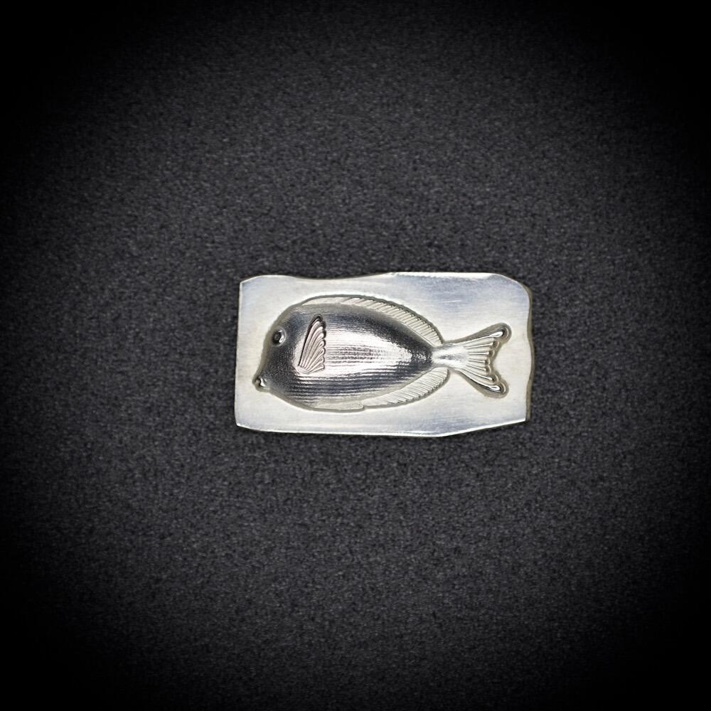 150L - Gemina Chubby Fish (left-facing) Impression