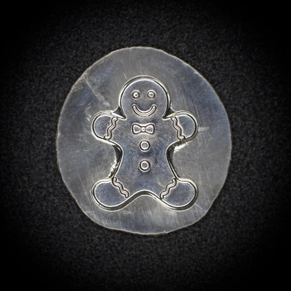 195 - Gemina Gingerbread Man Impression