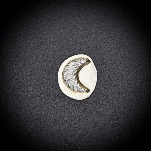 137 - Gemina Wavy Moon Impression