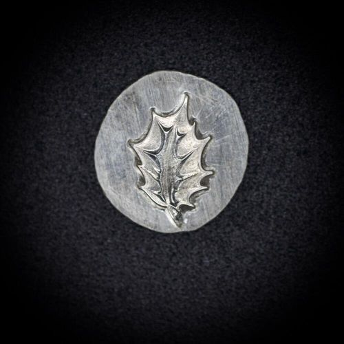 Gemina Holly Leaf Impression