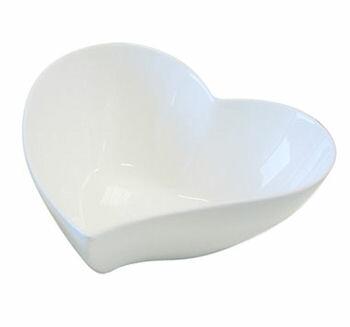 Maxwell & Williams - White Basics Heart Bowl 17cm