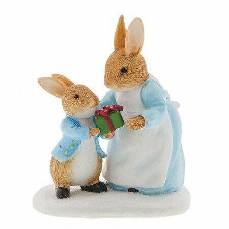 Beatrix Potter - Mrs Rabbit Passing Peter Rabbit a Present Figurine