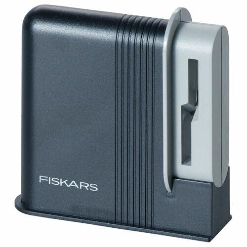 Fiskars - Clip-Sharp Scissors Sharpener