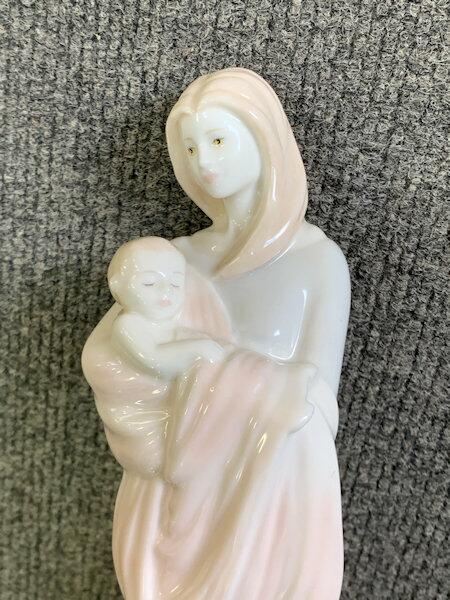 Royal Worcester Moments - Tender Love - Mother & Child - Colour