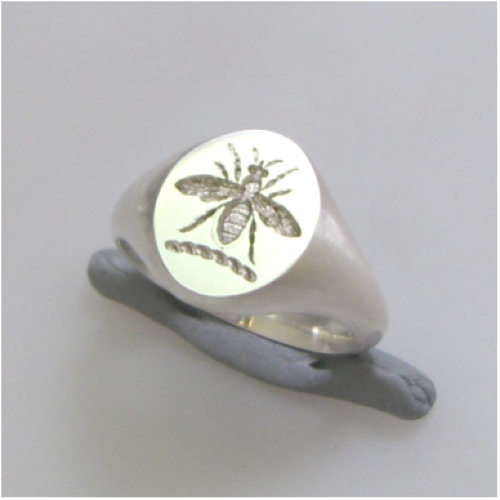 bee crest engraved sterling silver signet ring