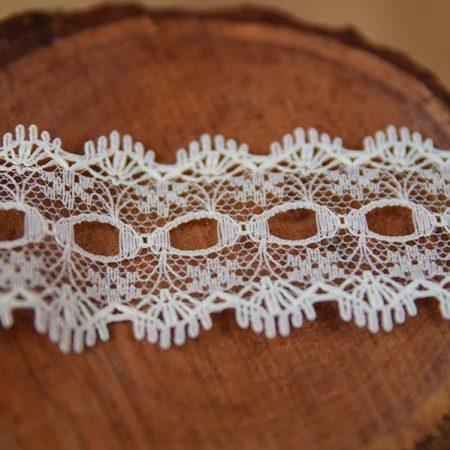 Eyelet Knitting In Lace 35mm x 50 Metre Card D635