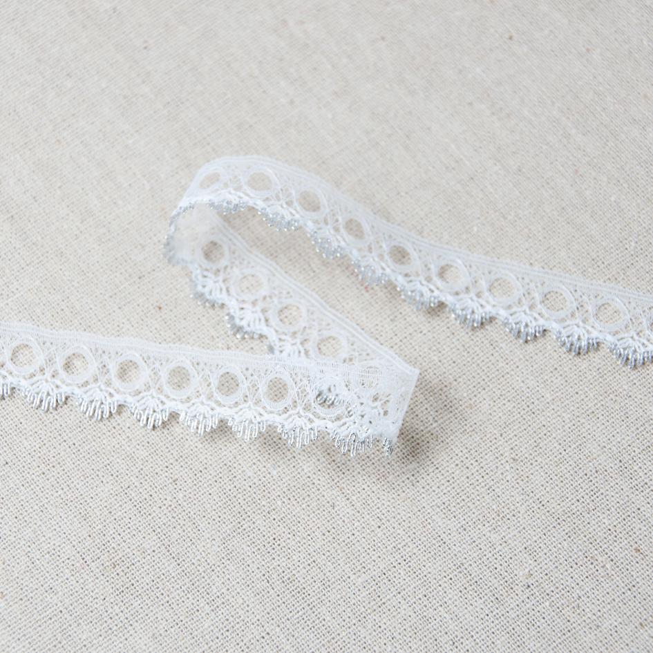 Eyelet Knitting In Lace White/Silver 18mm x 50 Metre Card KL435SLV