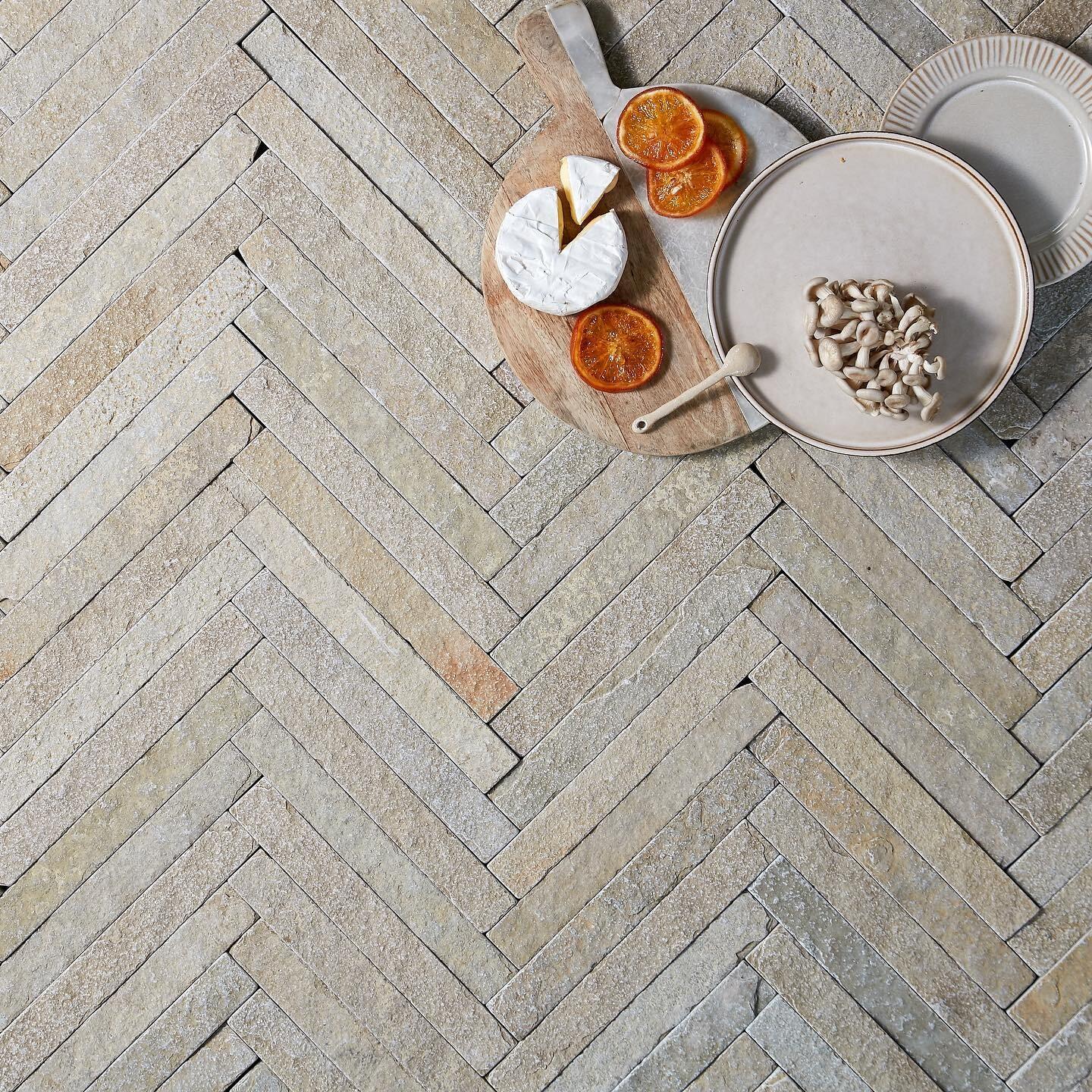 Jaipur  Limestone Herringbone Cobbles (Tumbled)