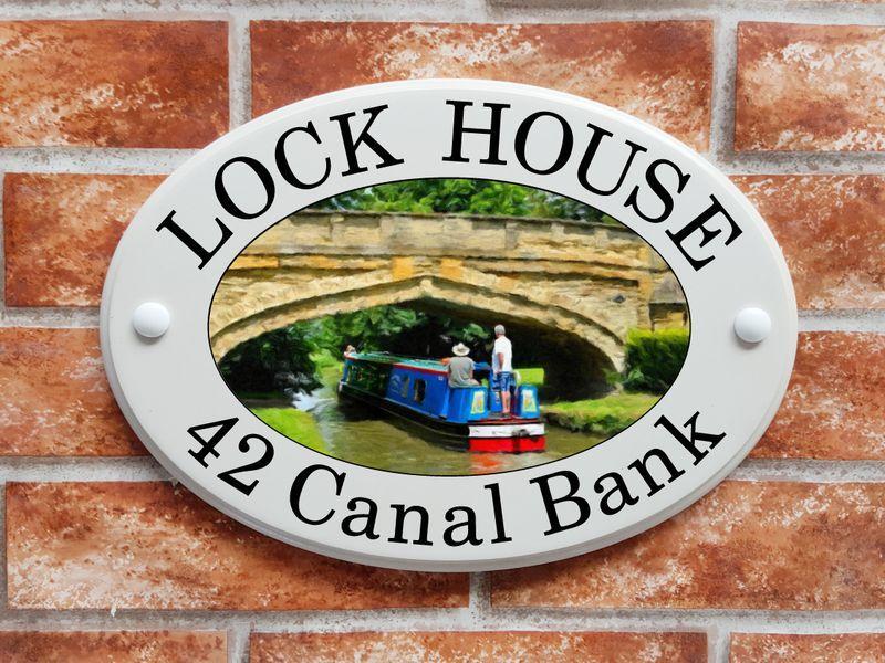 Canal boat (code 054)