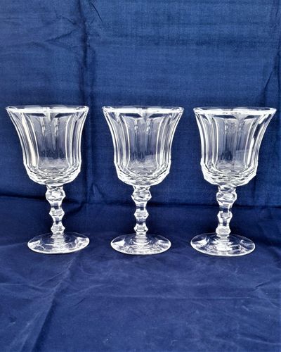 Three Vintage Waterford Crystal Wine Glasses Royal Tara Pattern Hand Blown and Cut Crystal 225 ml 17.3 cm H 9.6 cm D circa 1980