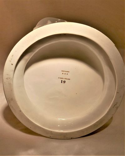 Antique Wedgwood White Porcelain Centrepiece - Fine Bone China Conch Shell sat Upon Coral on a round base - Victorian circa 1900 - 24.8 cm H 19 cm L