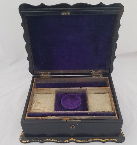 Open top tray- Papier Mache Jewellery Box scalloped rim & hand painted Shells Seaweed & kelp design with Inlaid Mother of Pearl - Antique Victorian Conchology c 1850