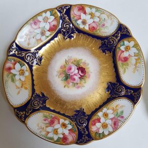 Top side of a side plate