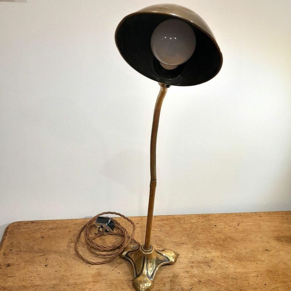 Lamp complete front