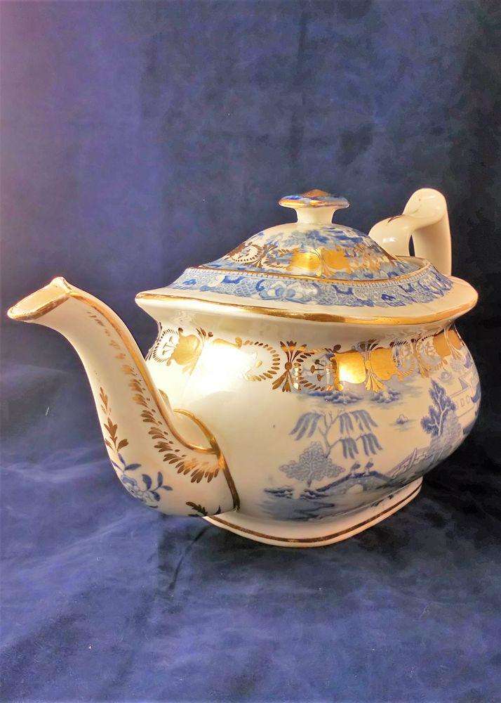 Miles Mason Porcelain London Shape Teapot Blue and White pattern 47 circa 1810